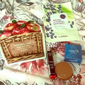 Tarte makeup goodie bag